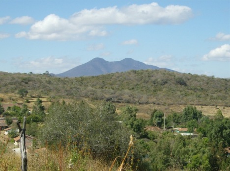 El Cerro de Zináparo, desde La Penca y El Consejo